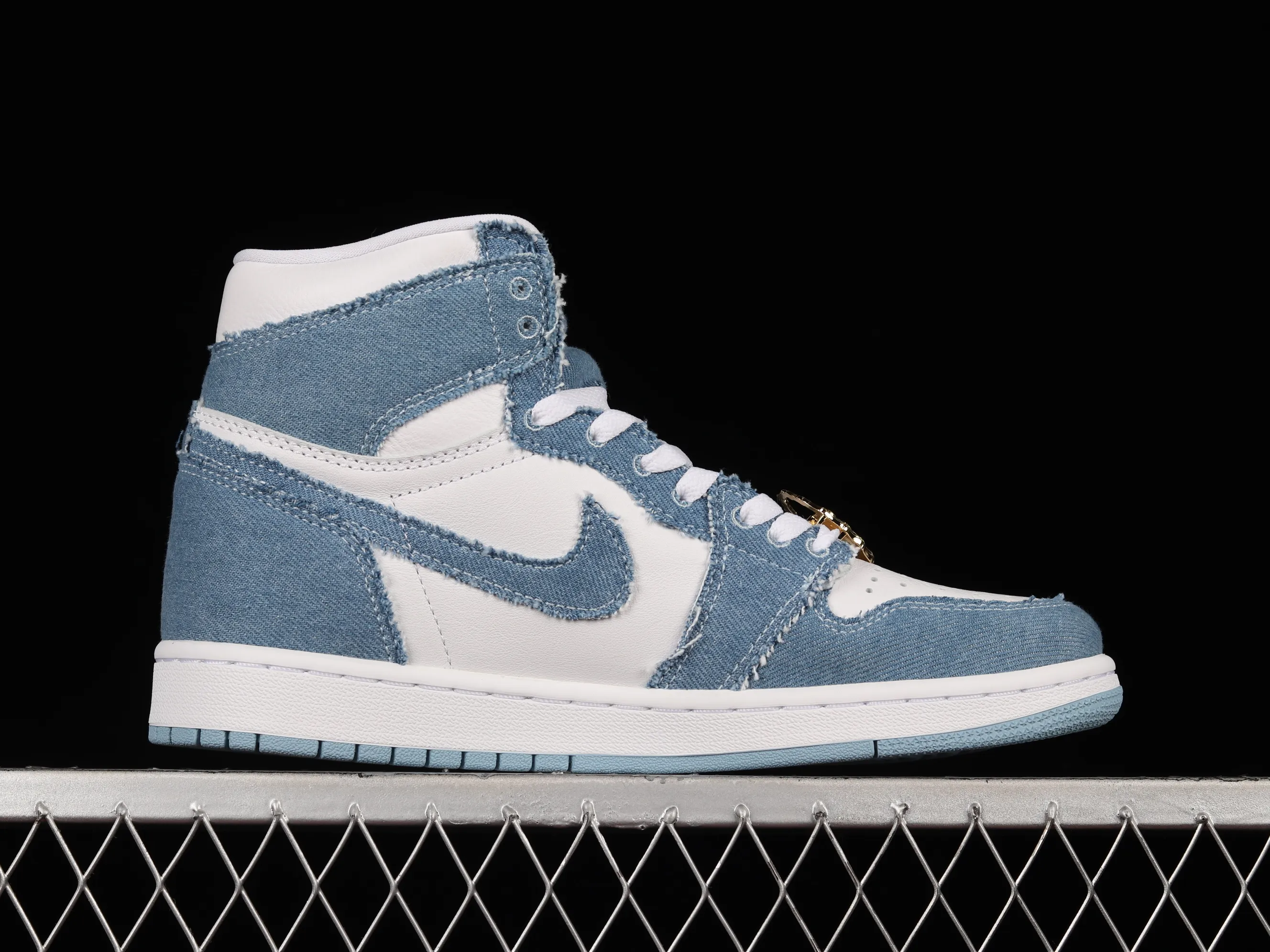 All categories Air Jordan Jordan series basketball shoes Air Jordan 1 High foreign trade version Air Jordan 1 High OG "Denim" AJ1 Joe 1 denim washed denim DM9036-104